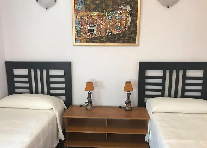 Stunning Views To The Sea / Center